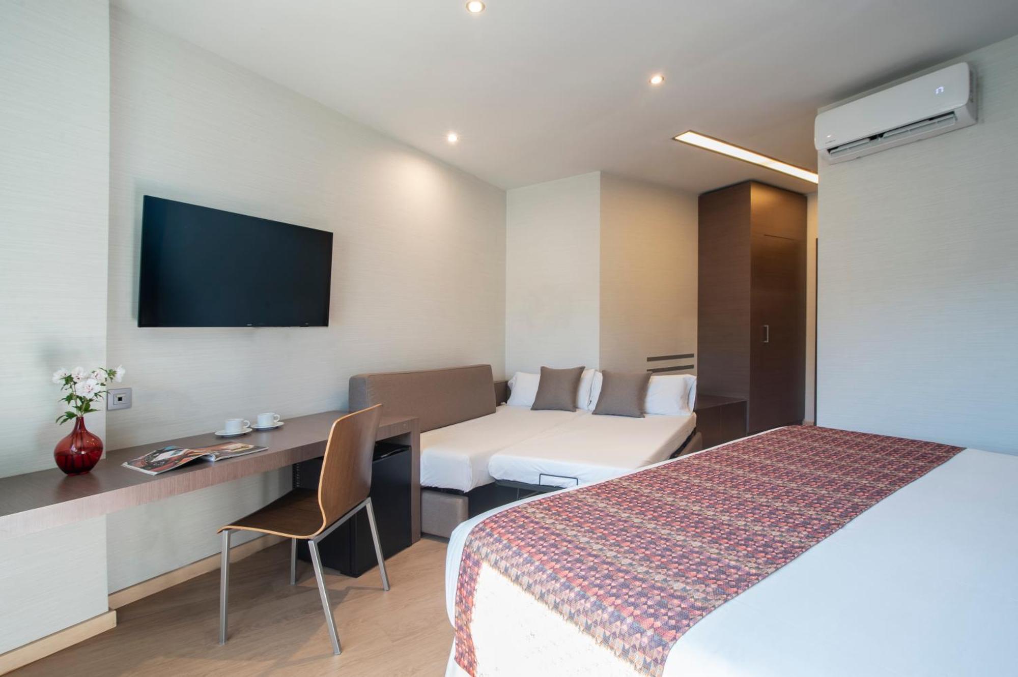 Deluxe Family Room