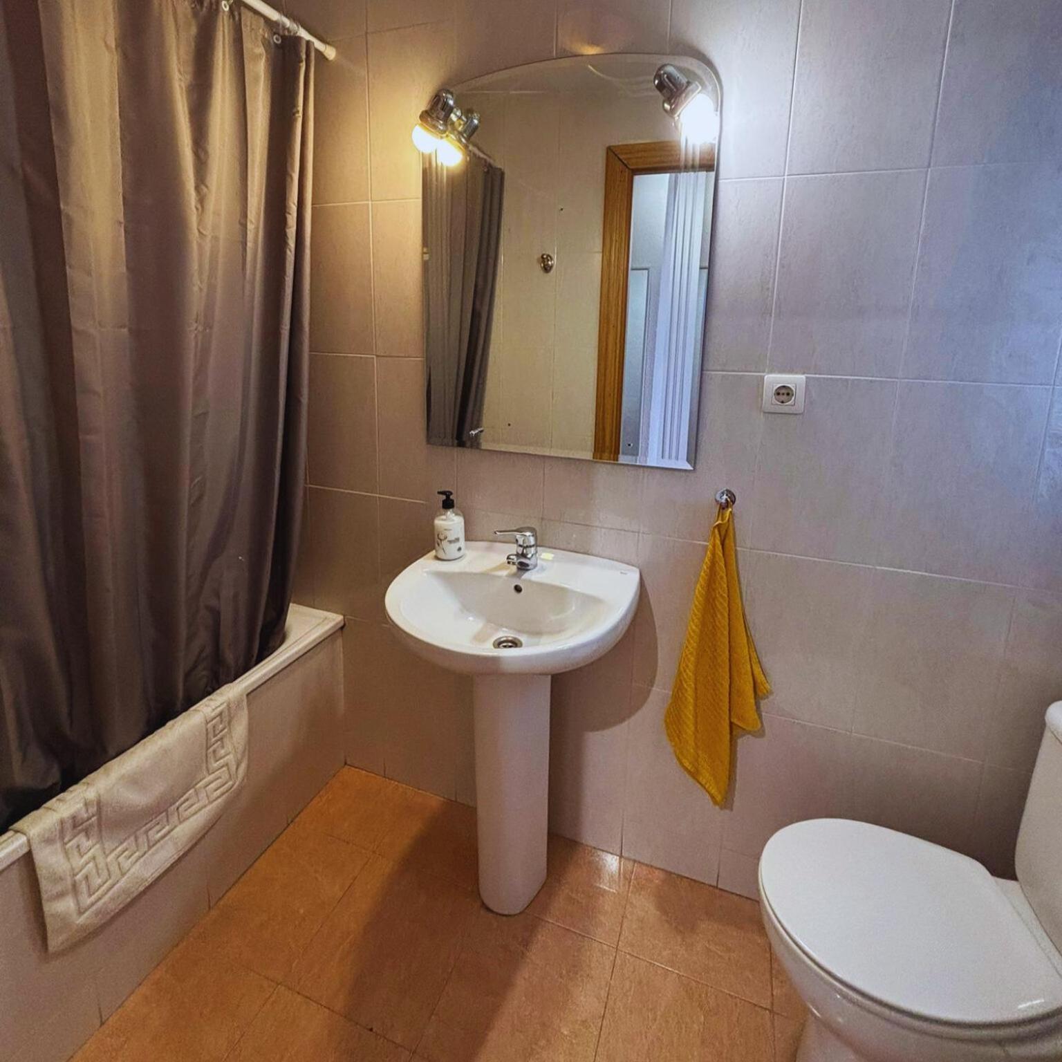 Single Room,1632247195:JPEG