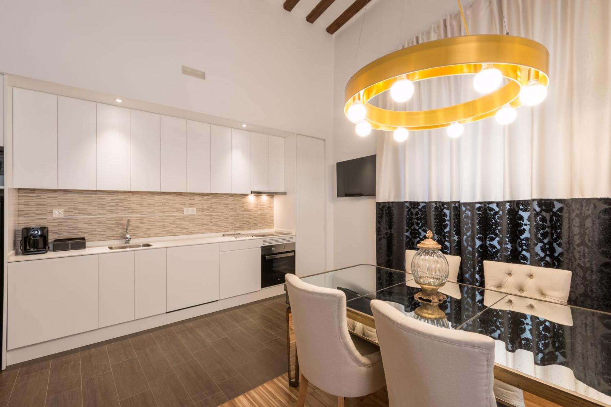 Superior One-Bedroom Apartment Alhambra view