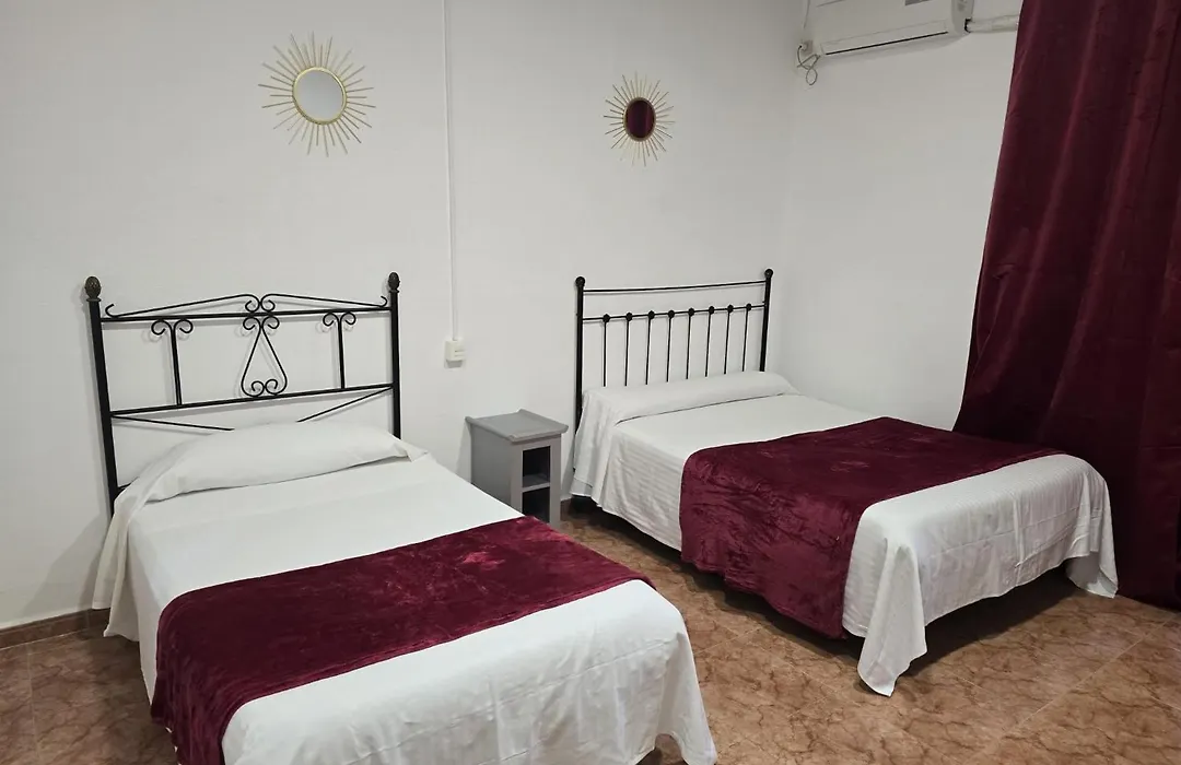 Rooms Los Montes-1