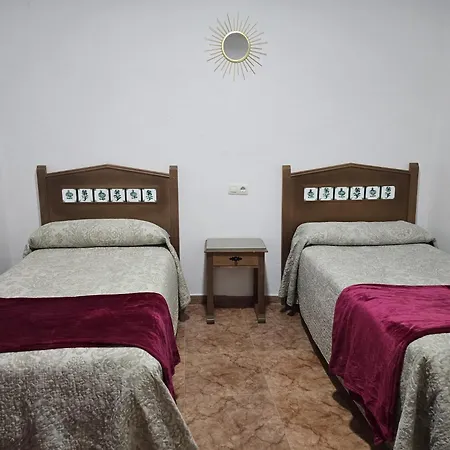 Rooms Los Montes-3